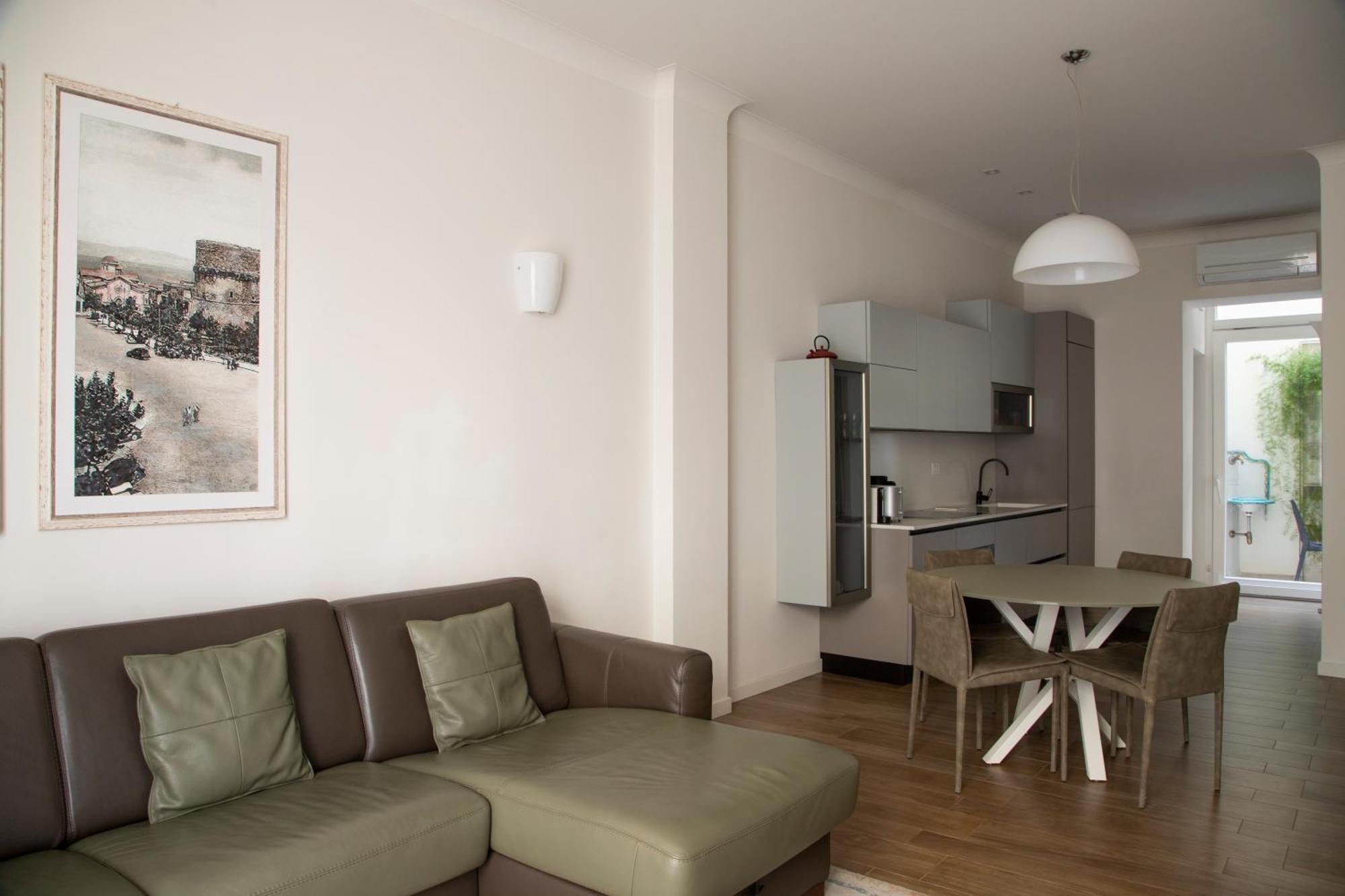 La Casa Di Nausicaa - Aurora Apartment เรจโจ ดี คาลาเบีย ภายนอก รูปภาพ